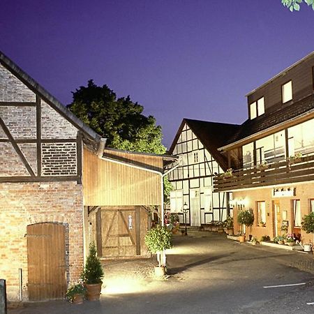 Landgasthaus & Hotel Lindenhof Кёнигслуттер-ам-Эльм Экстерьер фото
