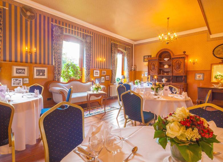 Landgasthaus & Hotel Lindenhof Кёнигслуттер-ам-Эльм Экстерьер фото