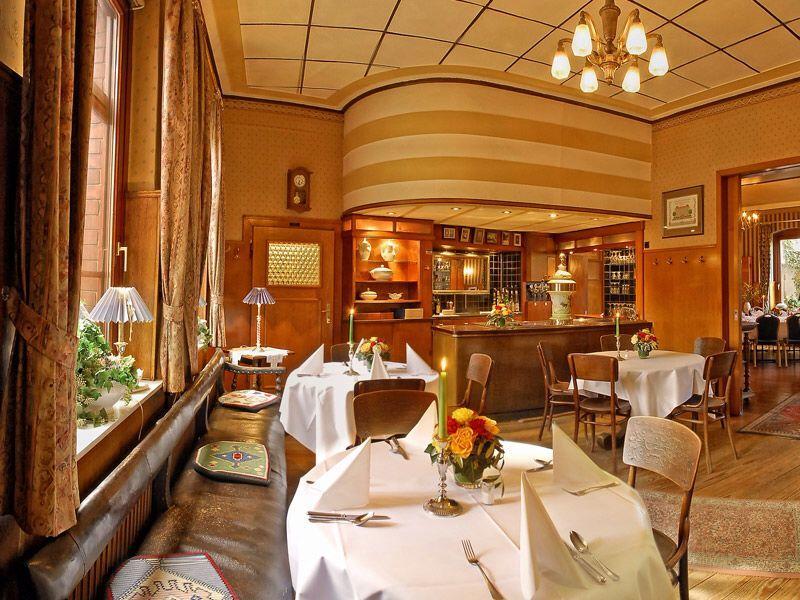 Landgasthaus & Hotel Lindenhof Кёнигслуттер-ам-Эльм Экстерьер фото